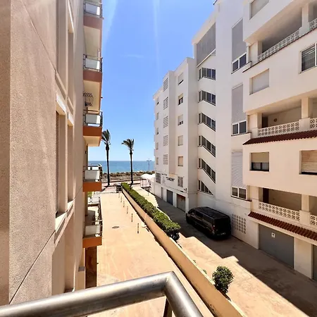 Surfing - A Pie De Playa Apartment